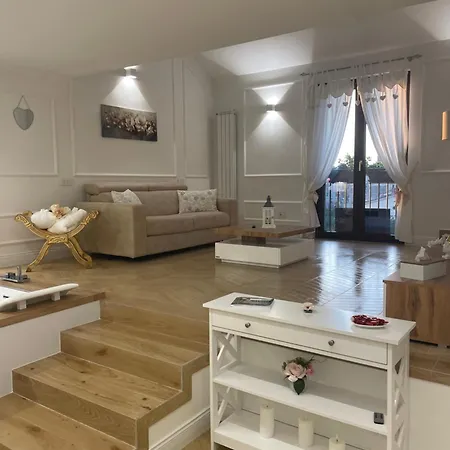 Camilla Luxury * Nemi