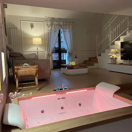Camilla Luxury Nemi