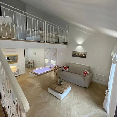 Camilla Luxury نيمْيِ