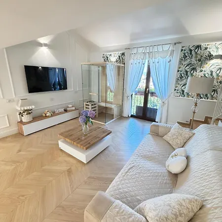 Camilla Luxury