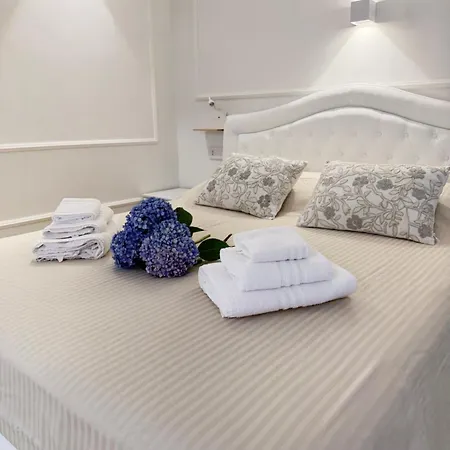 Camilla Luxury * Nemi
